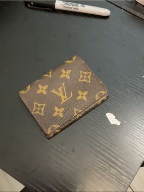 LV Cc Holder 13
